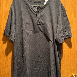 Old Navy Men's Charcoal Short Sleeve Henley